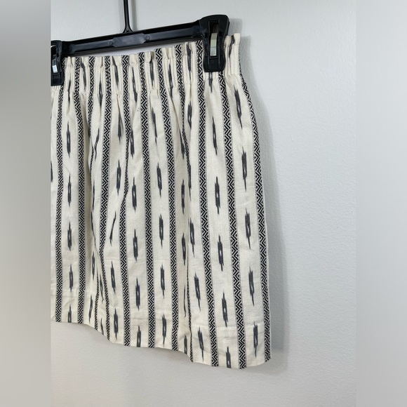 J Crew Stylish Black and White Patterned Ikat Sidewalk Cotton Skirt Size 0 - Picture 6 of 9